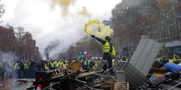 paris-riots-AP-photo.jpg