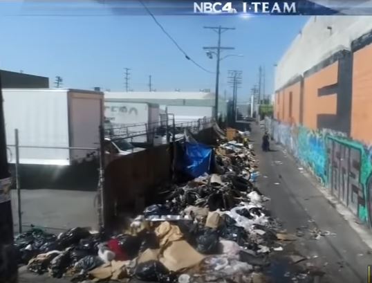 piles-of-garbage-on-LA-streets