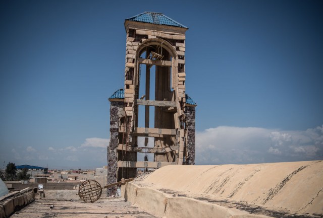 Iraqi Christians Attend Easter Service