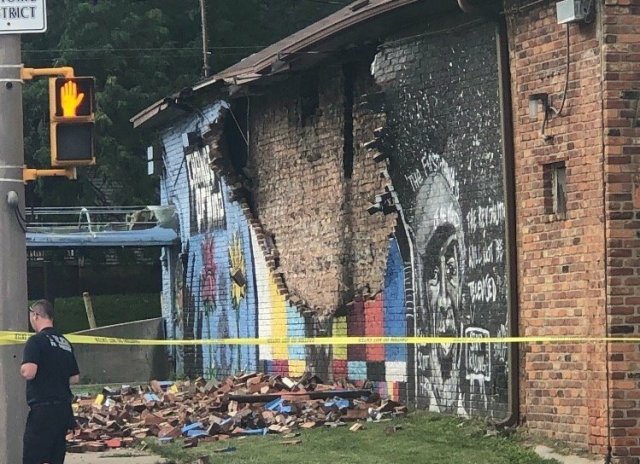 Floyd mural struck by lightning